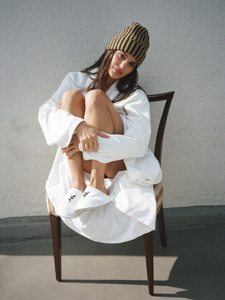Women Réalisation Par Real Beanie - Honeybee