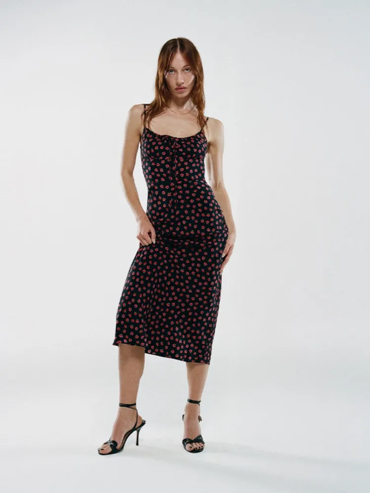 Women Réalisation Par The Alba - Rosalita