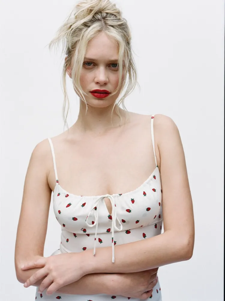Women Réalisation Par The Alba - White Strawberry