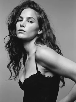Women Réalisation Par The Gisele - Noir