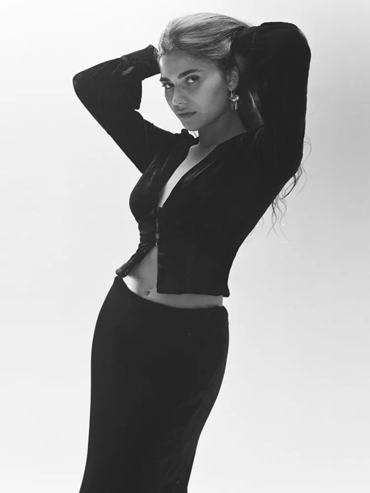 Women Réalisation Par The Joni - Black Velvet
