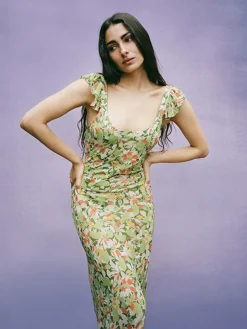 Women Réalisation Par The Lila - Meadow