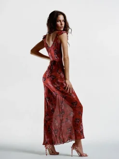 Women Réalisation Par The Lila - Rosa