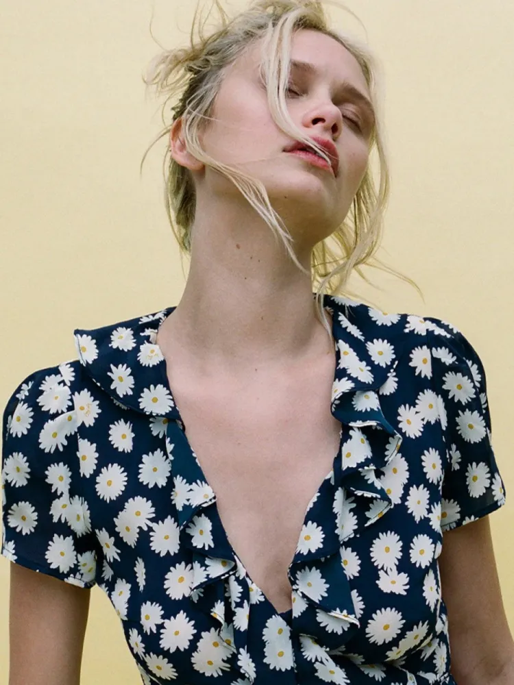 Women Réalisation Par The Valentina - Daisy